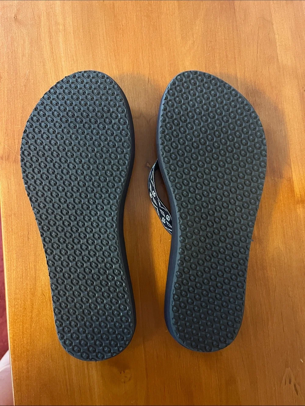 L.L. Bean Women's Black Flip Flop Sandals with Navy Patterned Straps